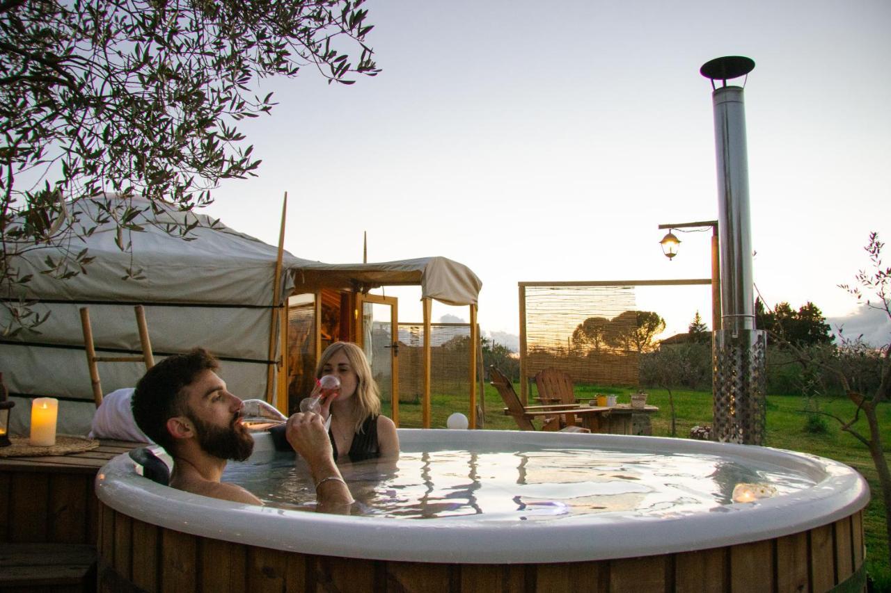 2 Cuori E 1 Yurta Glamping In Tuscany - Adults Only Asciano Exterior foto